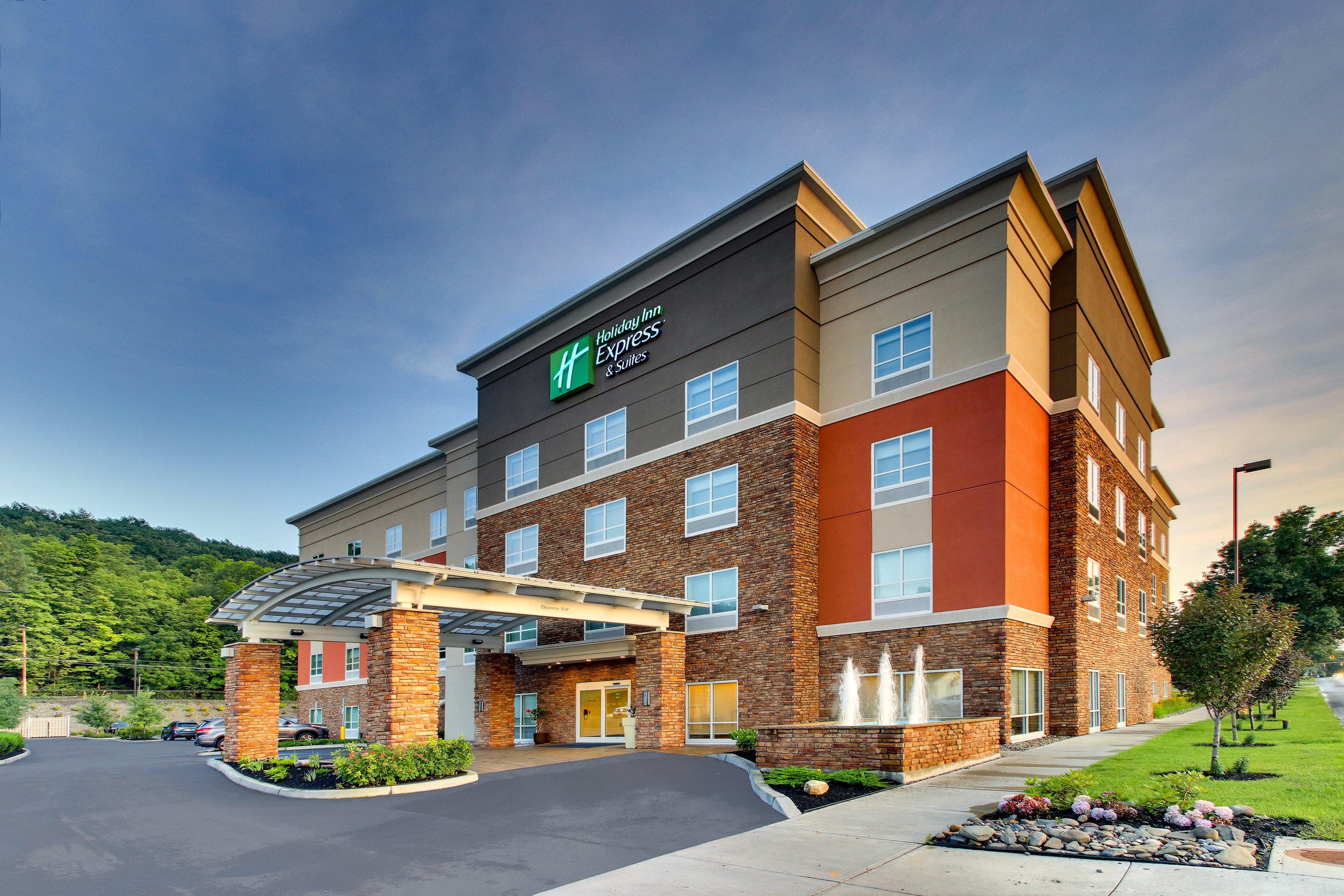 Holiday Inn Express & Suites - Ithaca, An Ihg Hotel Buitenkant foto