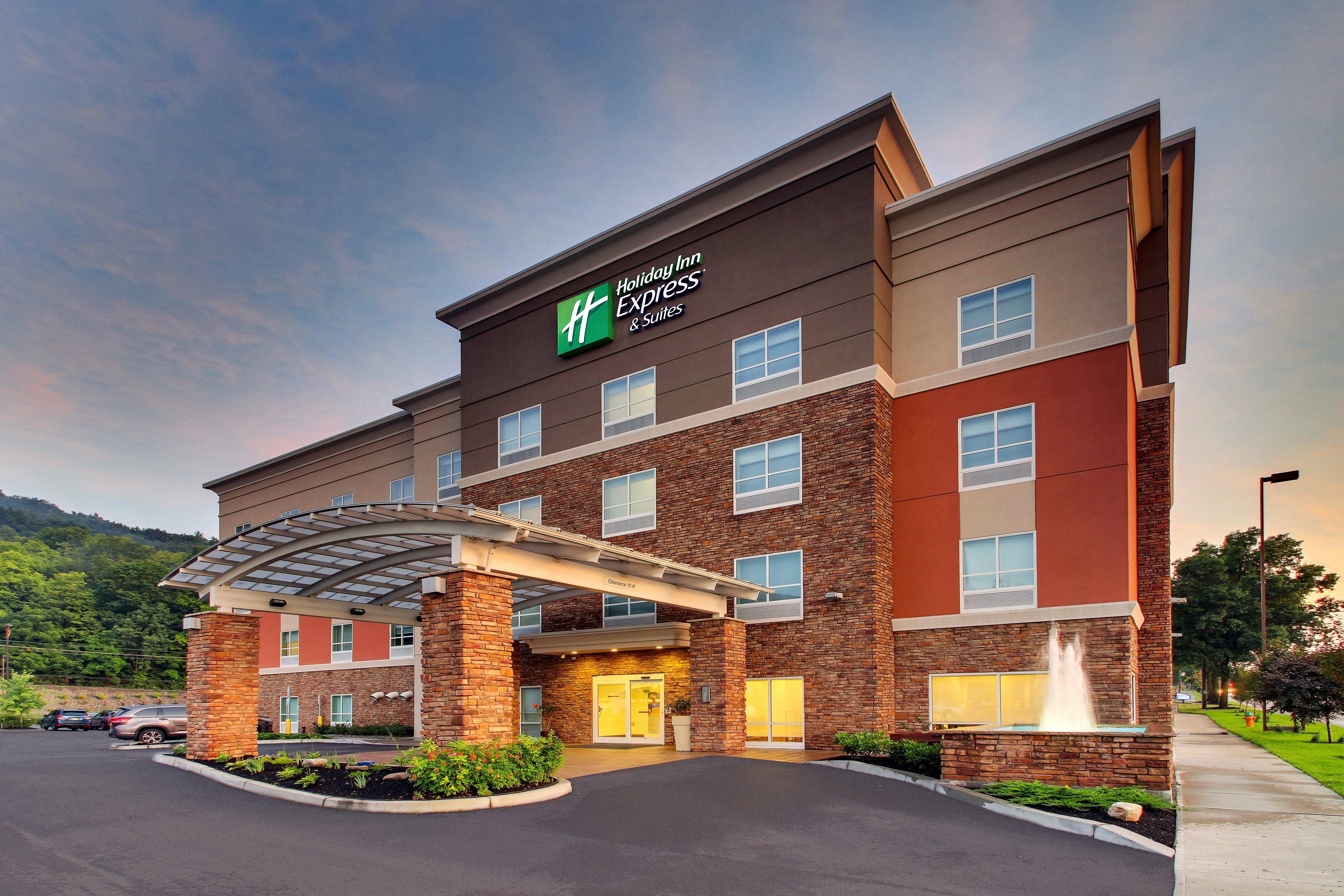 Holiday Inn Express & Suites - Ithaca, An Ihg Hotel Buitenkant foto